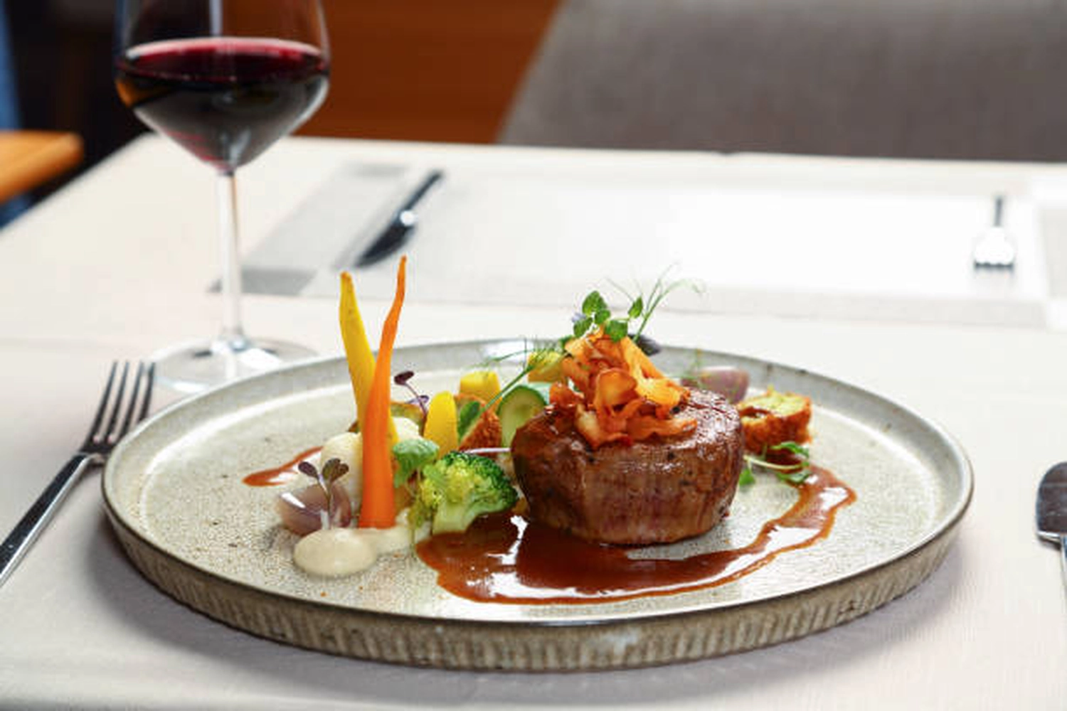 Champions Restaurant und Sportsbar - Genießen Sie frisch zubereitete Speisen, kühle Getränke - Rinderfilet
