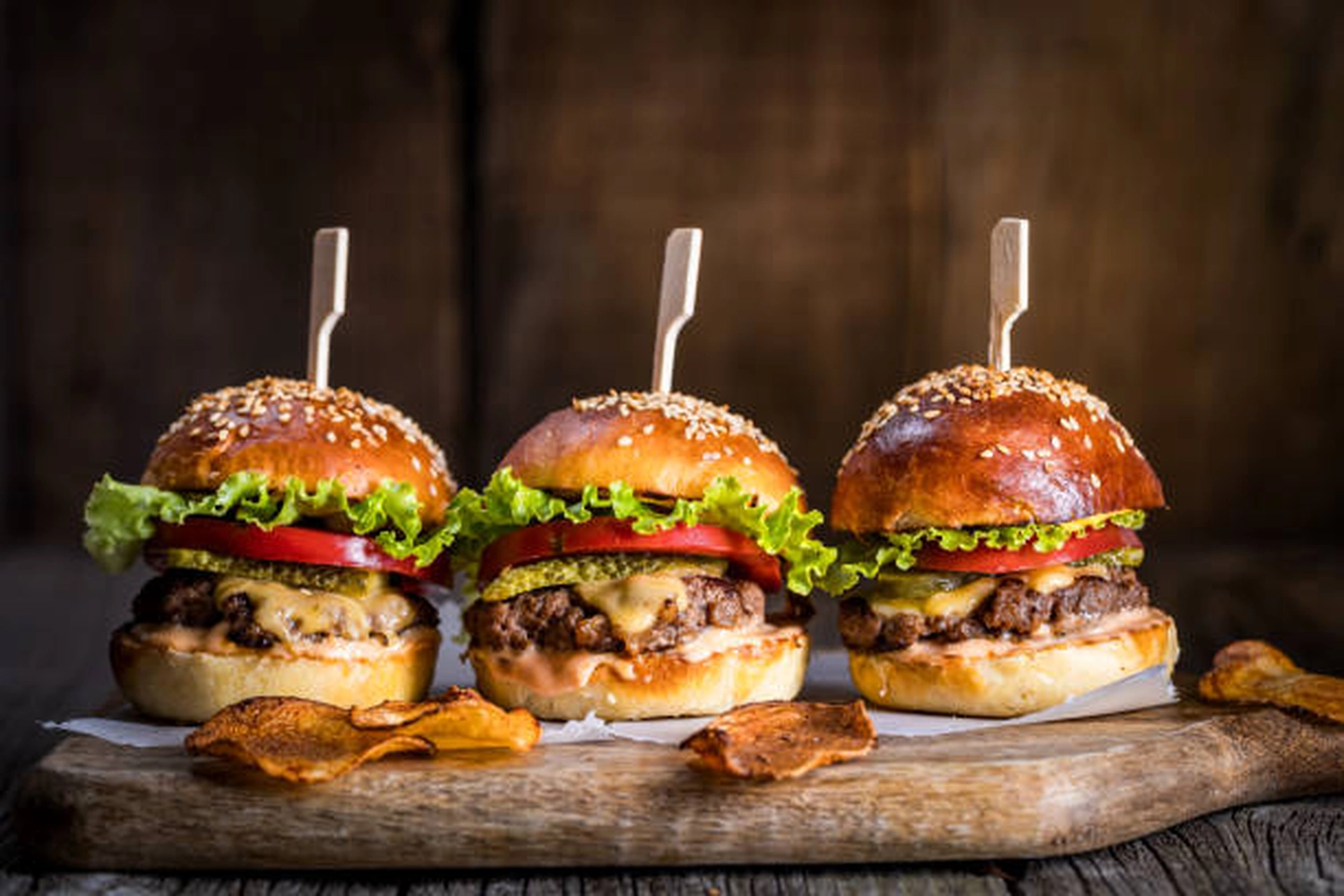 Champions Restaurant und Sportsbar - Genießen Sie frisch zubereitete Speisen, kühle Getränke - Hausgemachter Burger