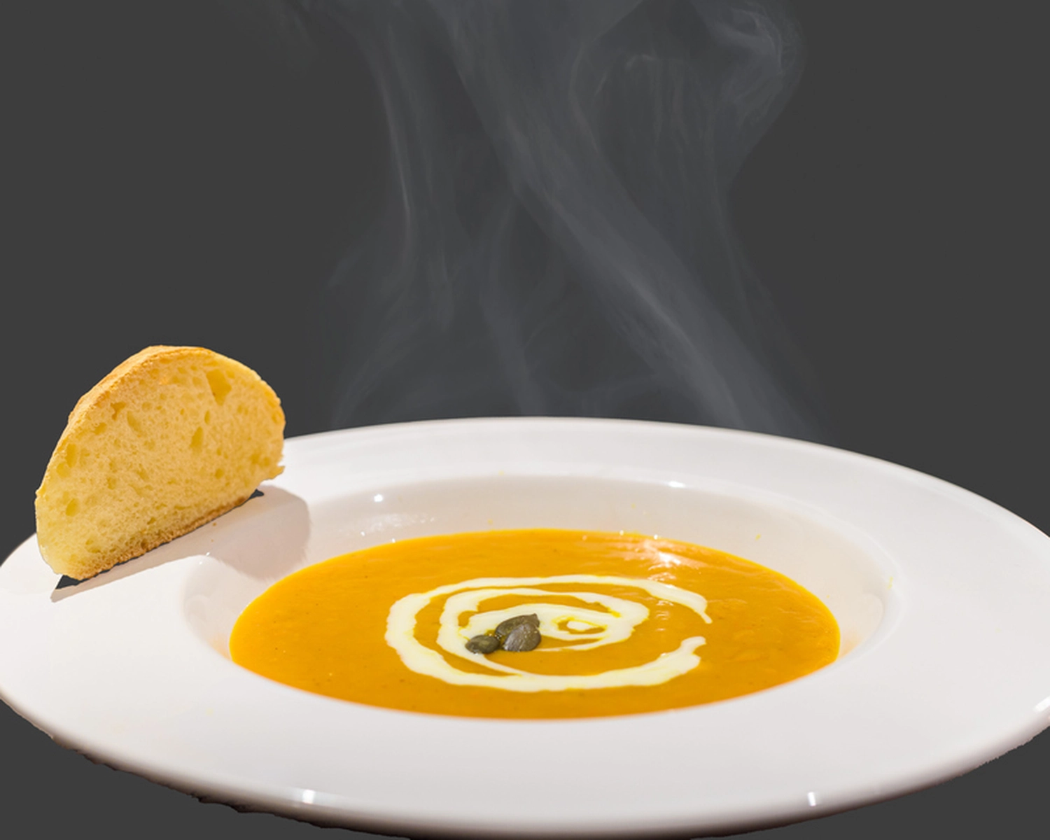 Champions Restaurant und Sportsbar - Genießen Sie frisch zubereitete Speisen, kühle Getränke - Kürbissuppe