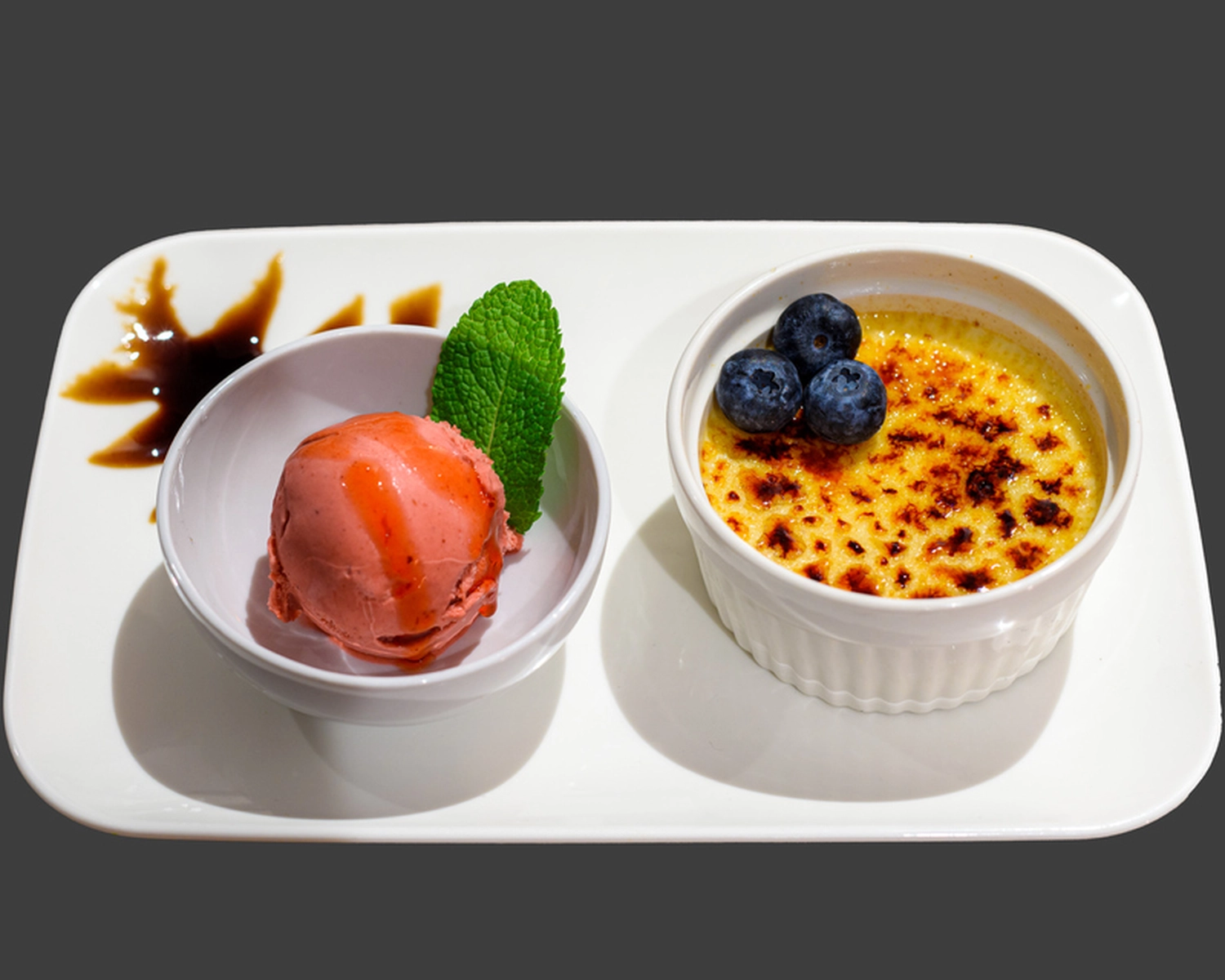 Champions Restaurant und Sportsbar - Genießen Sie frisch zubereitete Speisen, kühle Getränke - Creme Brülee