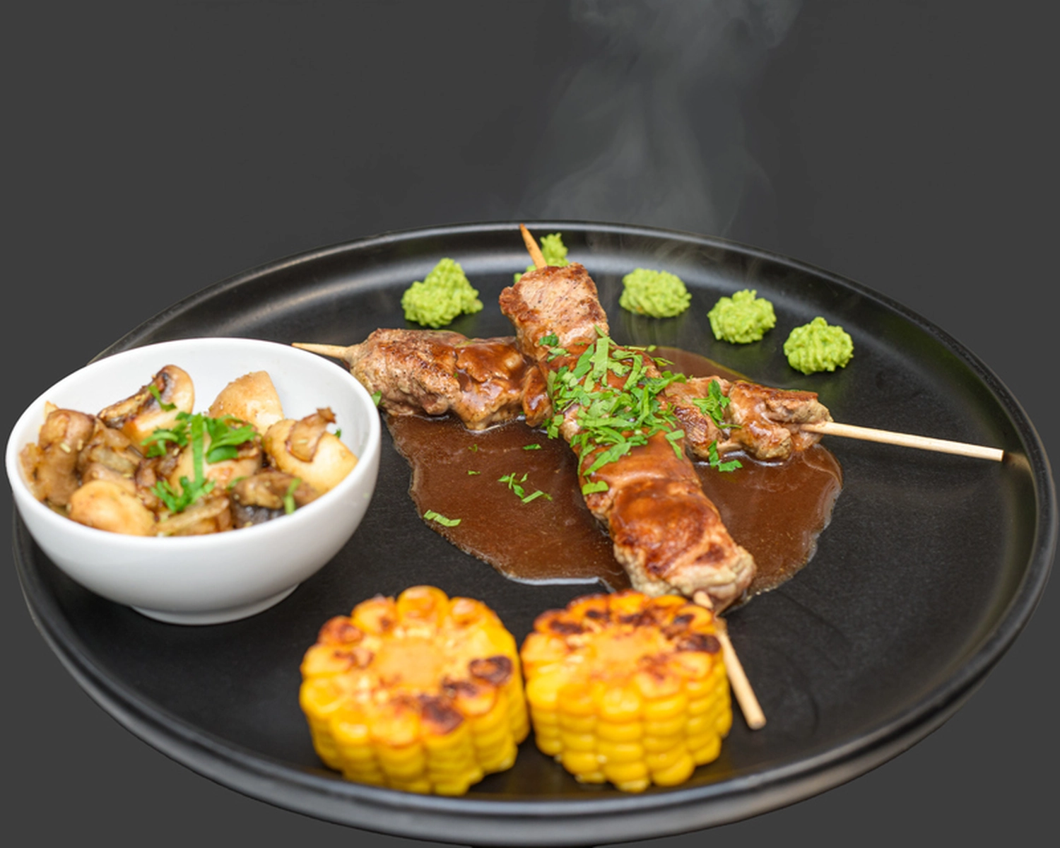 Champions Restaurant und Sportsbar - Genießen Sie frisch zubereitete Speisen, kühle Getränke - Lammfiletspieße